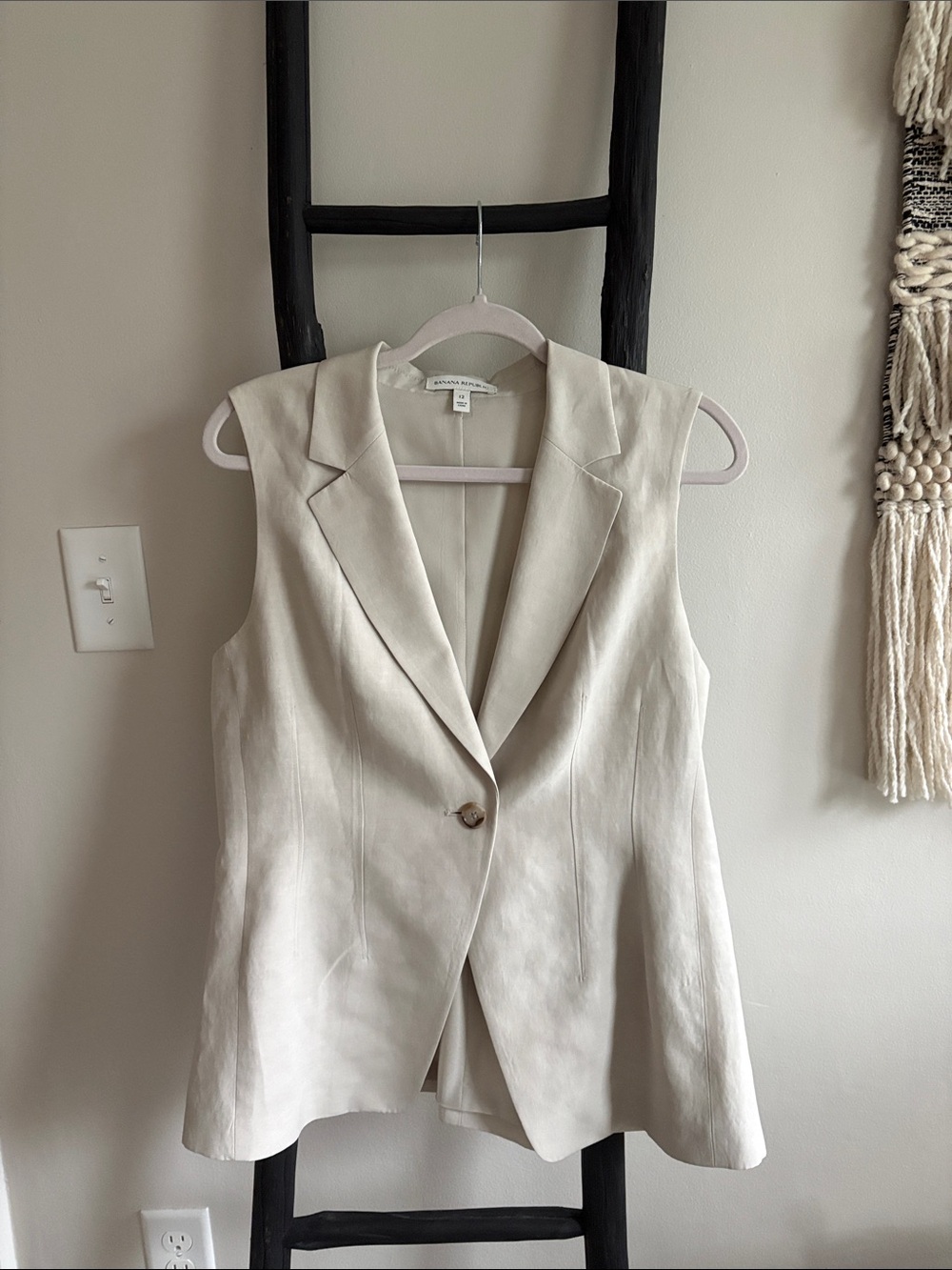 Banana Republic Sleeveless Blazer Vest. Size 12